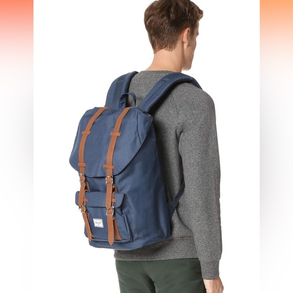 HERSHEL Backpack Little America
Herschel Little America™ Backpack - 30L - Picture 4 of 17